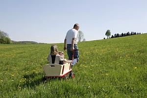 Bollerwagen im Einsatz